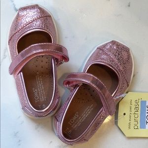 *NWT* Toms Metallic Pink Mary Janes